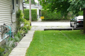 Crystal Beach Cottage A - Since 2010 - Town of Fort Erie Rental License STR2020, 0096